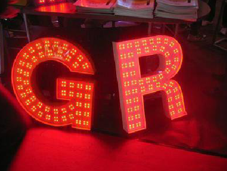 武定LED发光字常见的安装误区。